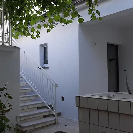 Holiday home Sucur