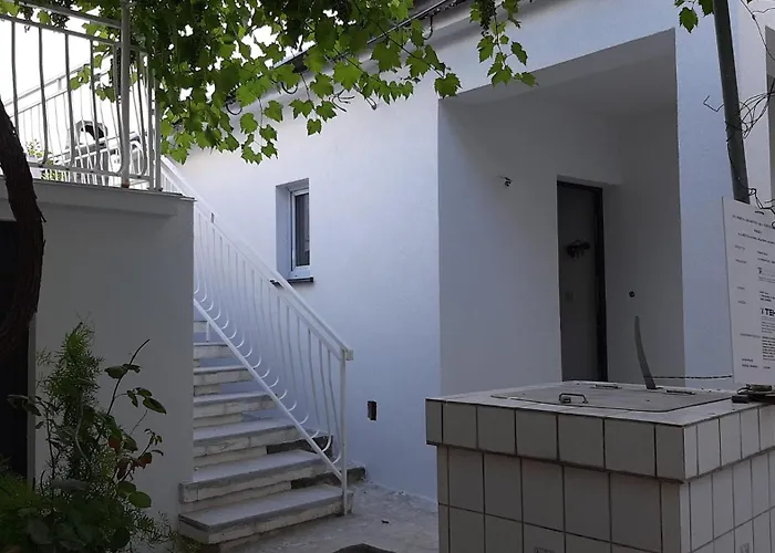 بيت للعطل Sucur