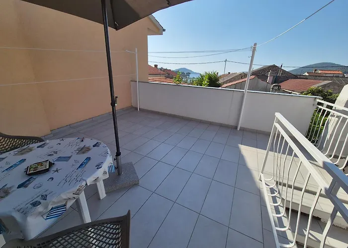 بيت للعطل Sucur